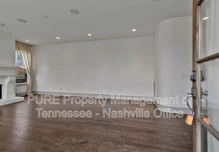 3211 Overlook Dr — Photo 2