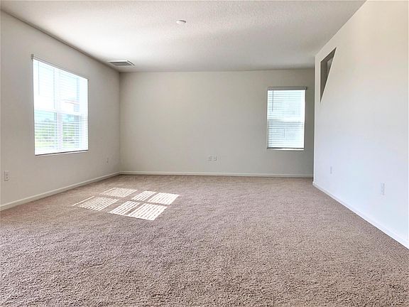 4th image of 6140 NW Regent Street