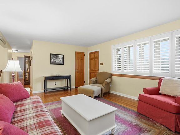 5th image of 401 Clair Dr