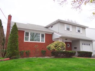921 Sheridan St, Union, NJ 07083