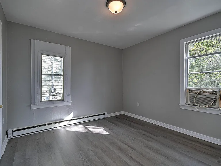 304 N Hardin St — Photo 14