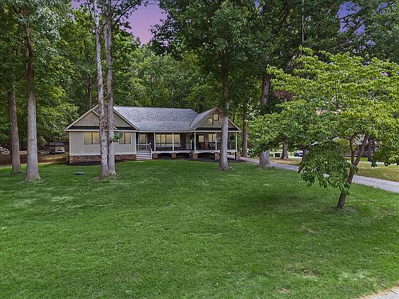 2nd image of 606 Surrey Dr