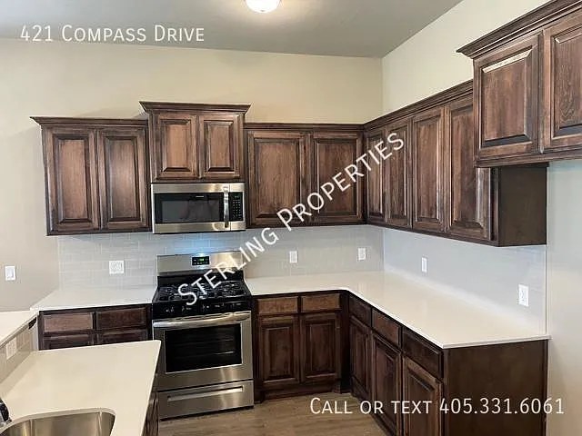 421 Compass Dr — Photo 13
