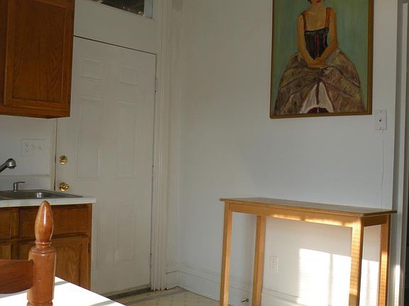 5th image of 125 S Pine St #A