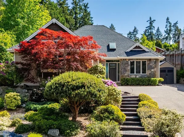 174 Sunningdale Rd E, Qualicum Beach, BC V9K 1L1