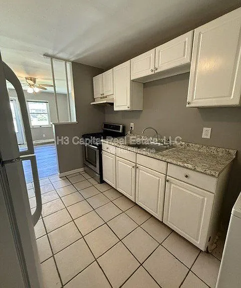 4068 Bruene Ave — Photo 5