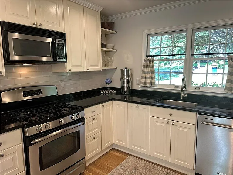 2497 Thompson Rd — Photo 12