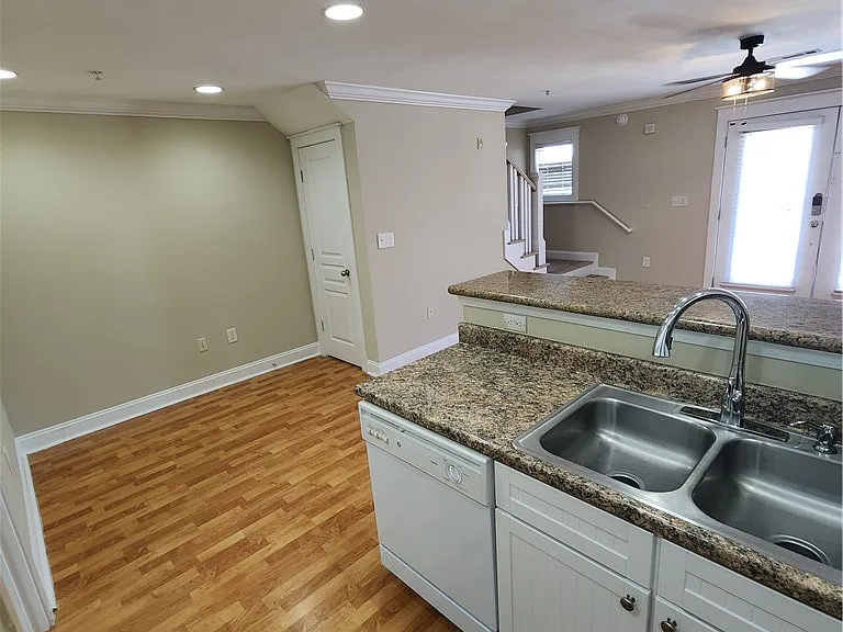 1725 Harvey Mitchell Pkwy S #633 — Photo 9