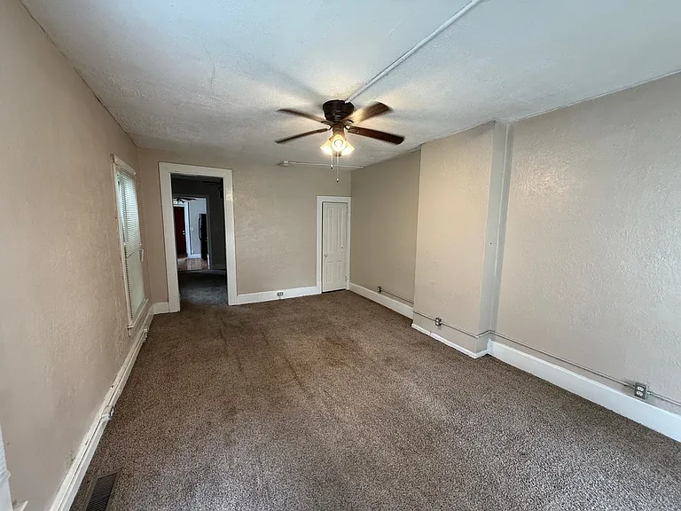 1608 Virginia St — Photo 2