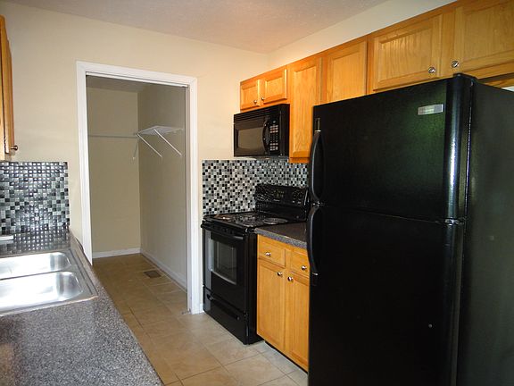 4th image of 6036 Tennyson Dr