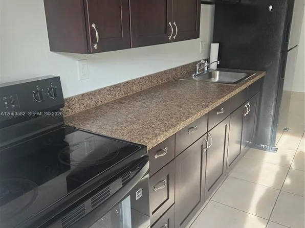 2450 Jackson St APT D, Hollywood, FL 33020