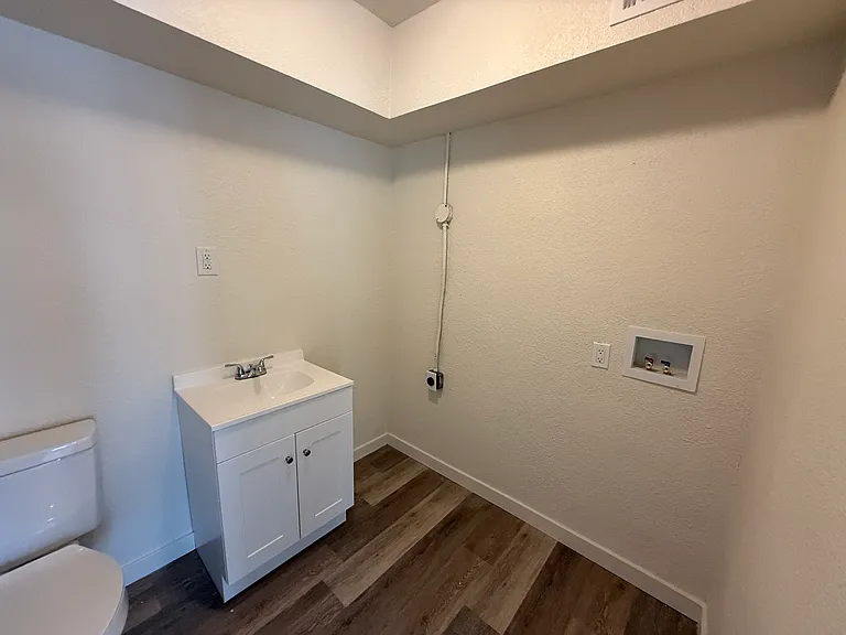 1434 W Euclid Ave — Photo 12