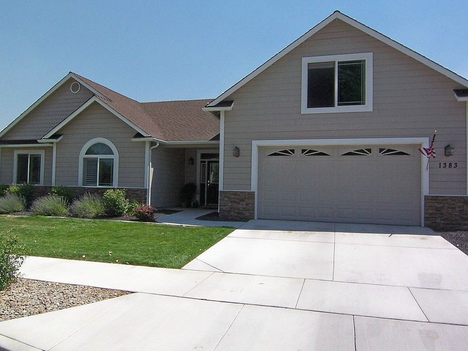 1st image of 1383 Elges Ave