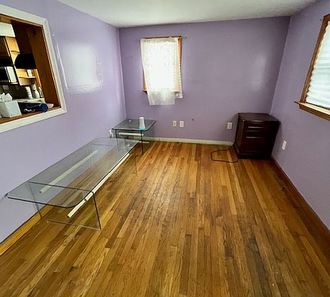 4th image of 178 Stebbins St
