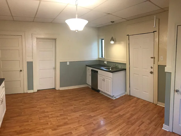 218 S Maple St #1 — Photo 6