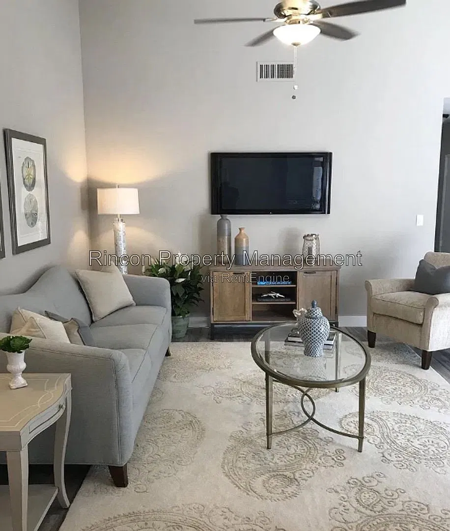 2 bed, 1.0 bath, 1200 sqft, $3,395 — Photo 4