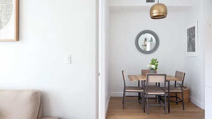 Rented by Nooklyn NYC LLC | media 22