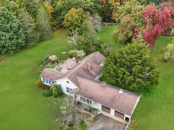 4 Indian Head Road, Danbury, CT 06811
