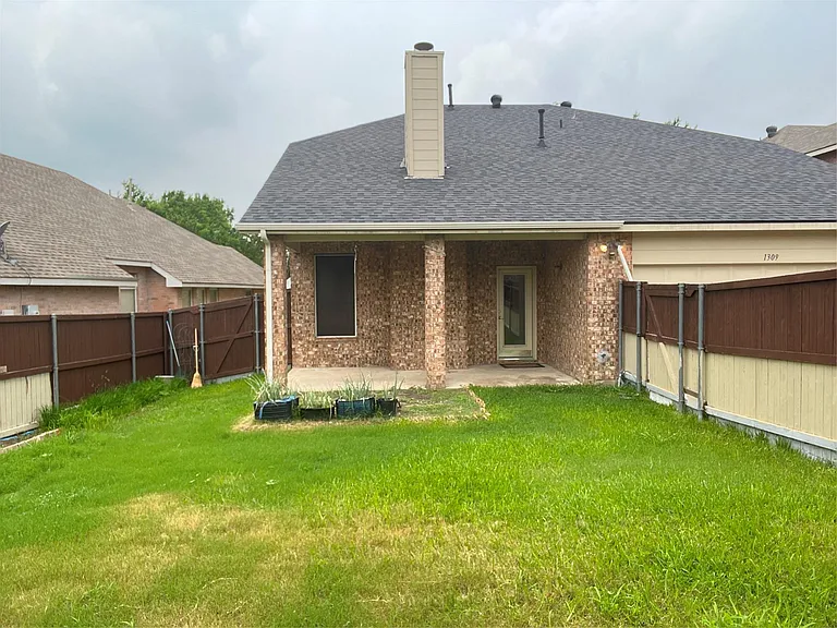 1309 Heather Brook Dr — Photo 29