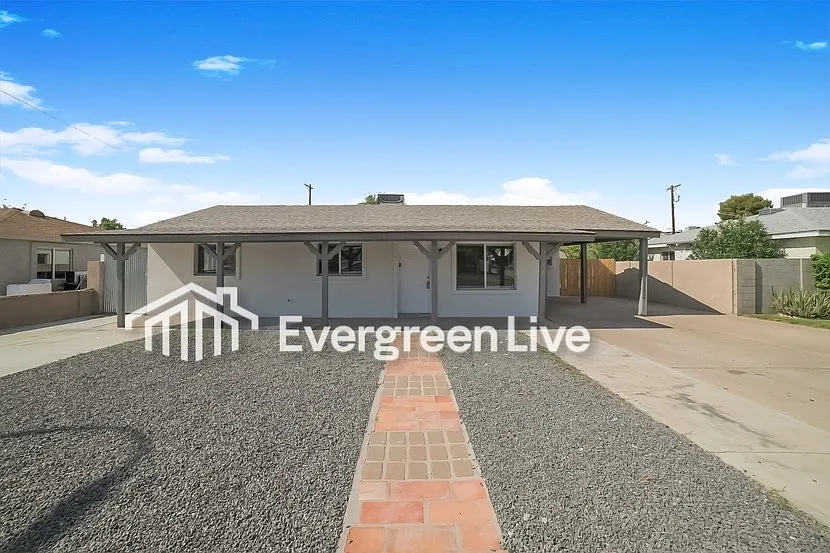 4 bed, 2.0 bath, 1977 sqft, $1,845 — Photo 1