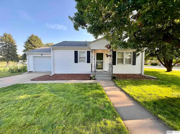 1926 25th St, Central City, NE 68826
