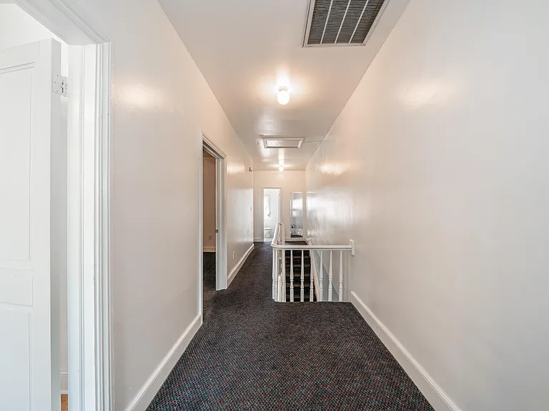 17 E Clay St — Photo 8