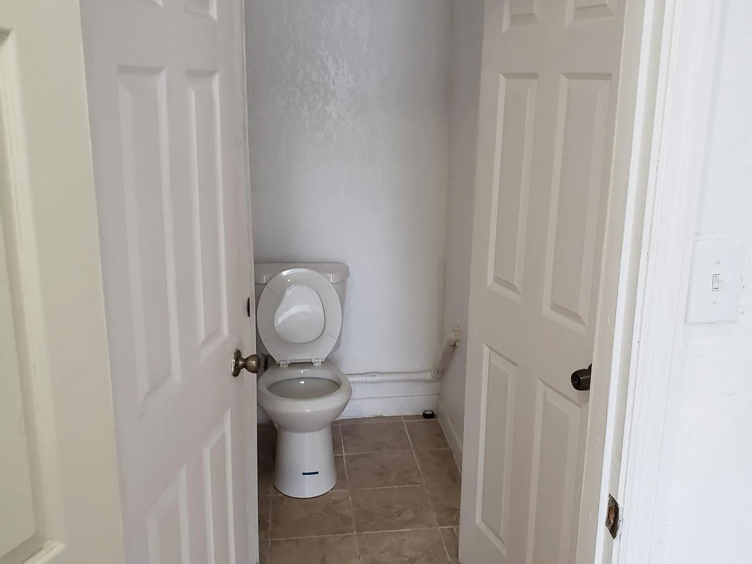Studio, 400 sqft, $1,100 — Photo 4