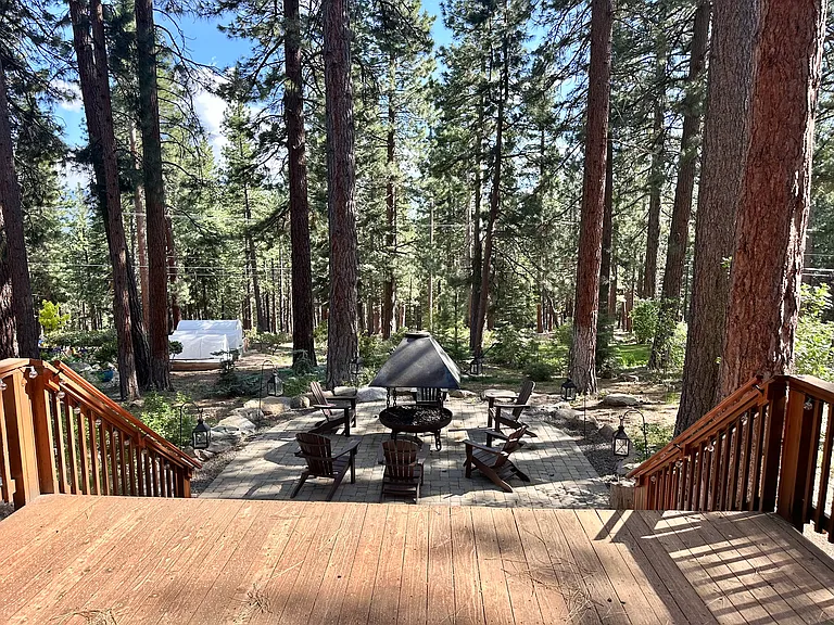 Outdoor Patio and Gas Fire Pit