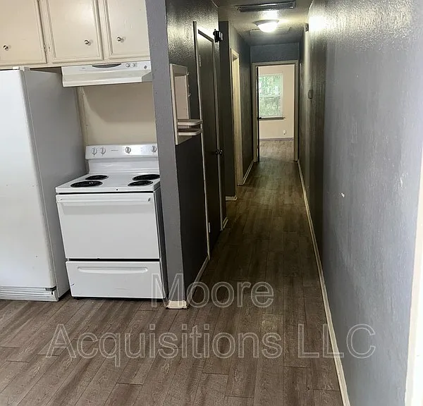 1437 S Rusk St — Photo 7