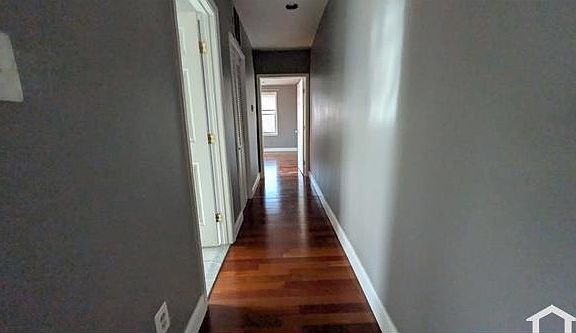 4th image of 743 S Montford Ave #2