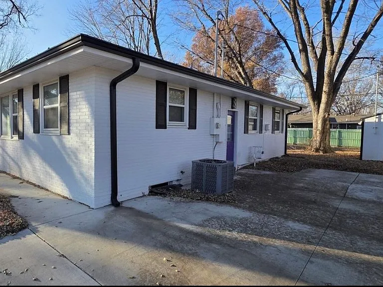 818 Tuttle St — Photo 3