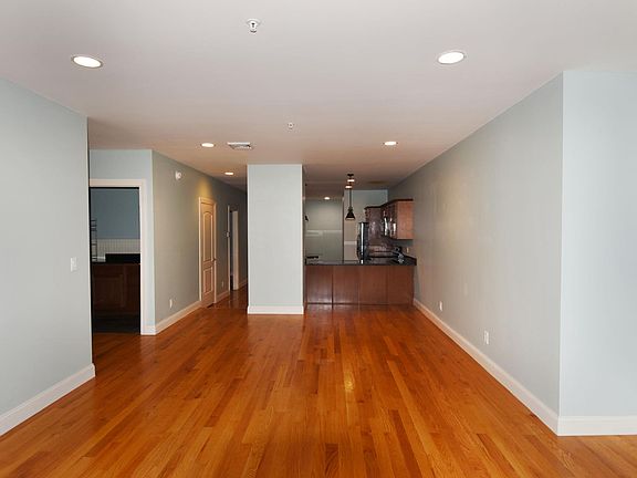 4th image of 260 Washington Ave APT 202