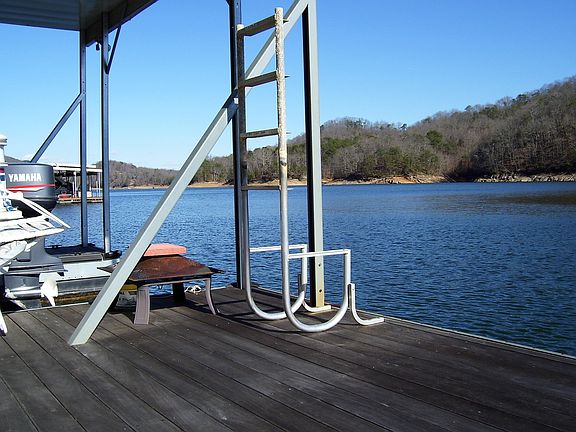 Year round lake vistas