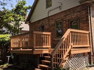 1018 S 38th Ave, Omaha, NE 68105