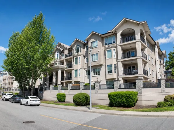 20281 53a Ave #209, Langley, BC V3A 3V6