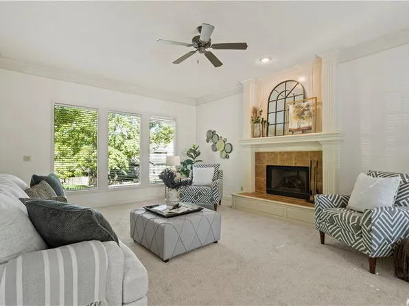 5214 W 157th Pl, Overland Park, KS 66224