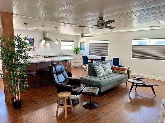 Huge Open LV Room/ Kitchen 