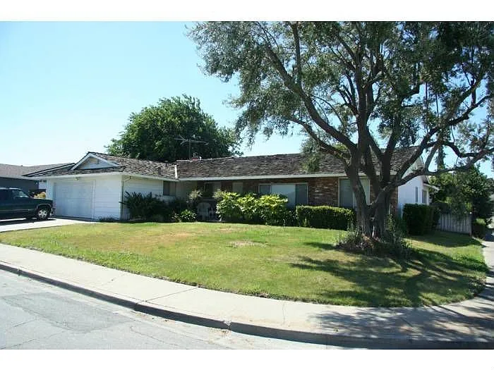 1002 Ventura Dr photo 1