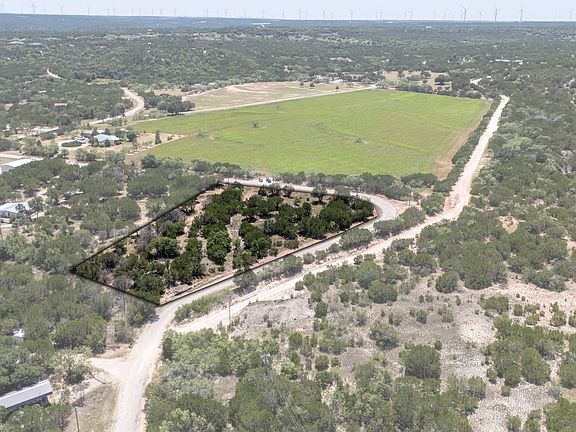 3rd image of 420 County Road 685