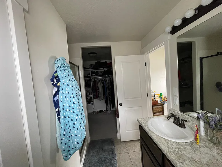 554 E Old Mill Dr — Photo 8