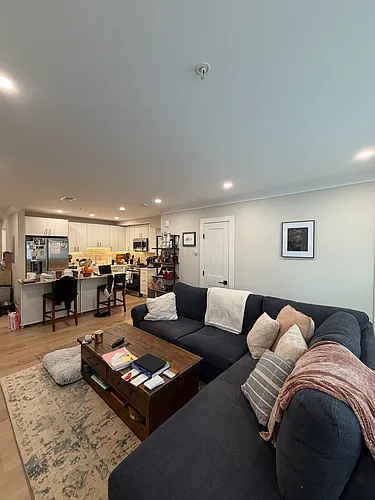 9 Everett St Photo 1