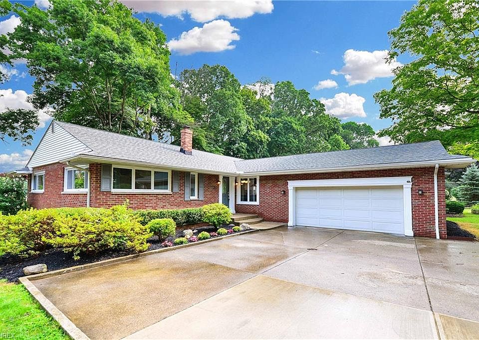 1st image of 22030 Hilliard Blvd