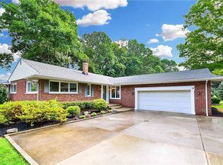 22030 Hilliard Blvd, Rocky River, OH 44116