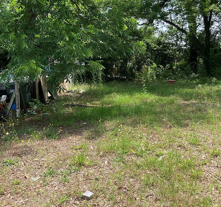 2nd image of 205 Brand St