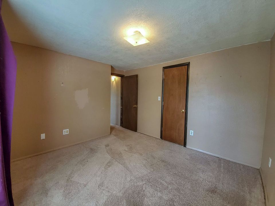 1st image of 310 E Washington St