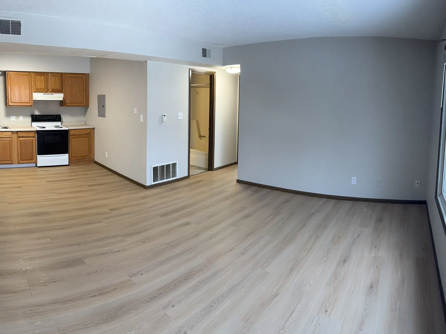 3rd Street 2406 West - 9 — Photo 2