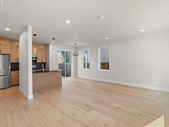 3rd image of 6904 SE Brooklyn St