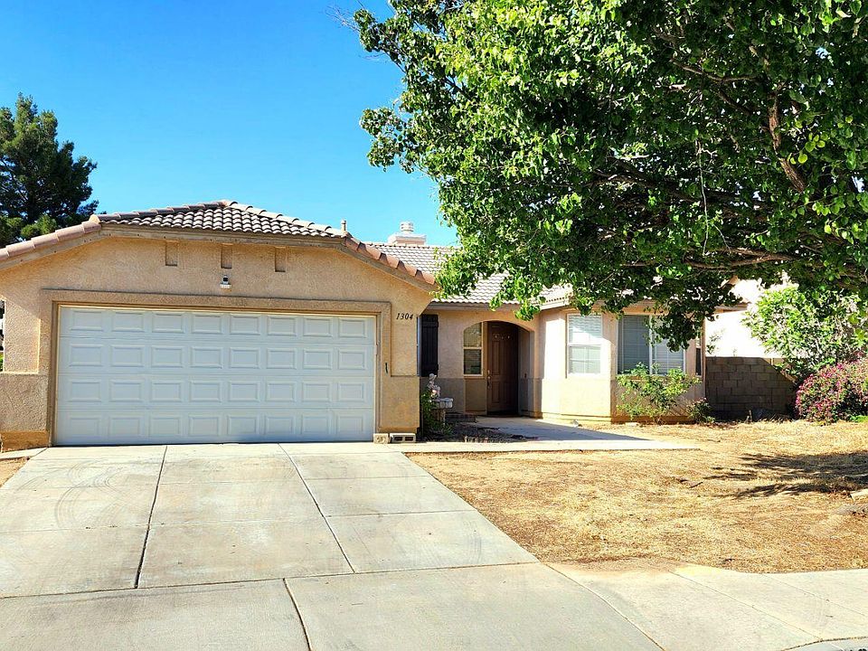 1st image of 1304 Holguin St