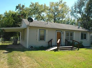 402 E 3rd St, Altamont, KS 67330