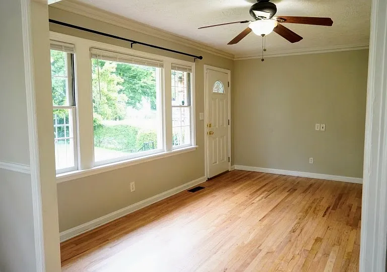 811 Gertrude Pl NW — Photo 5